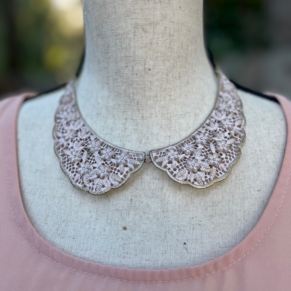 Faux Collar Style Necklace